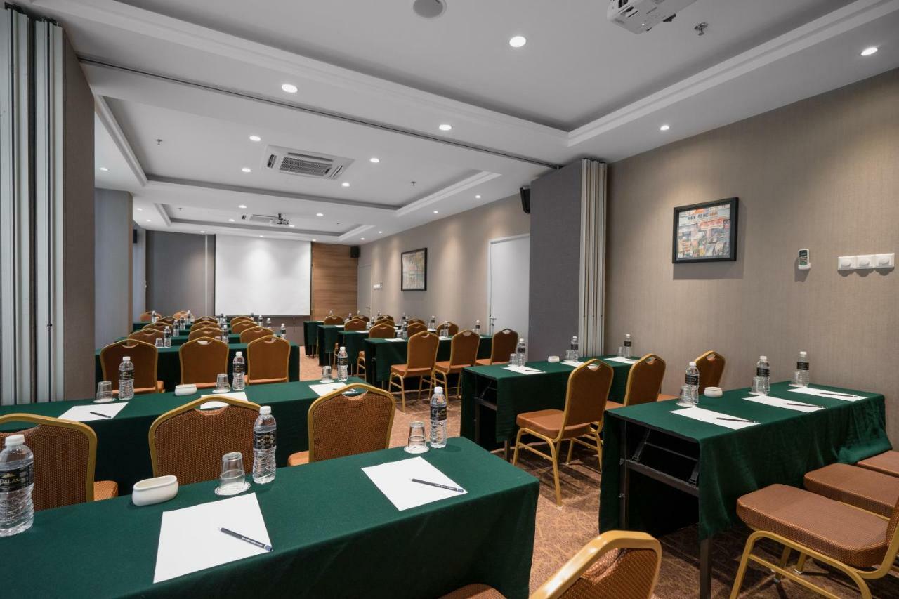 Hotel Mpalace Kl 3*